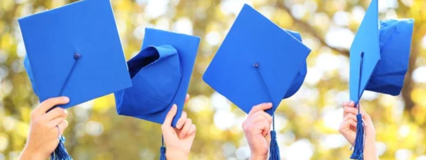 https://depositphotos.com/cz/photos/graduation-cap.html - bezplatná licence